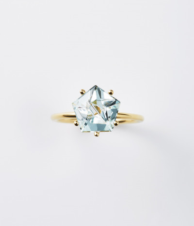Gold ring aquamarine