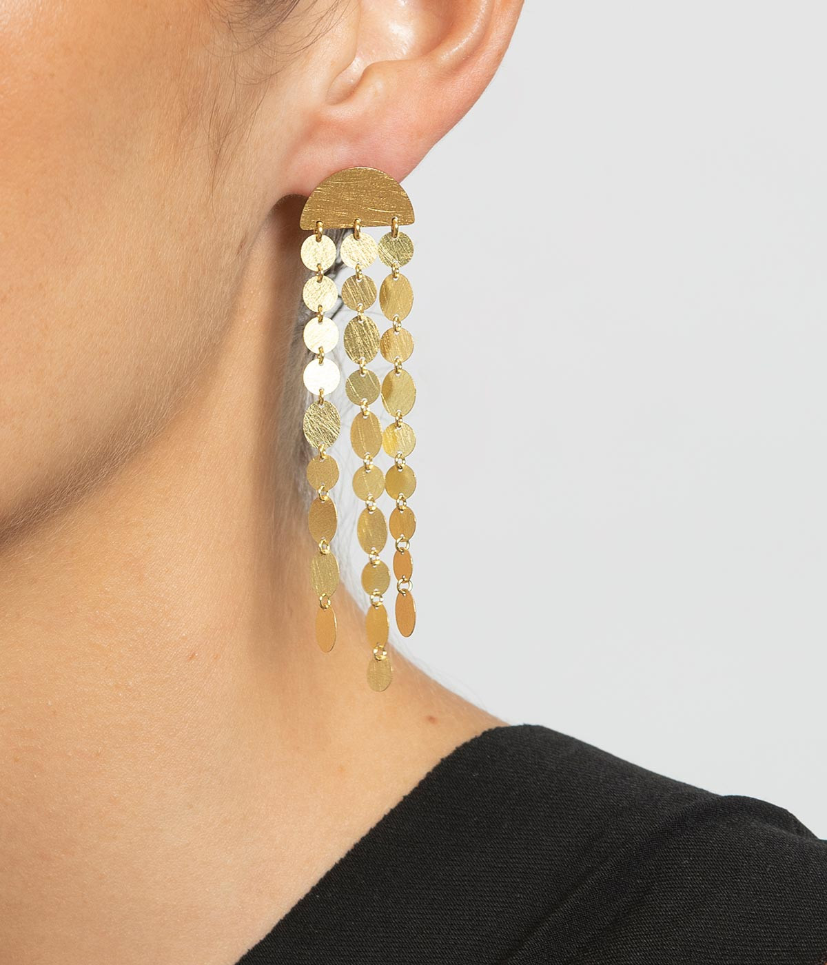 Party earrings with 3 long strips