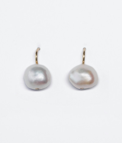 Dangle Baroque pearl earrings