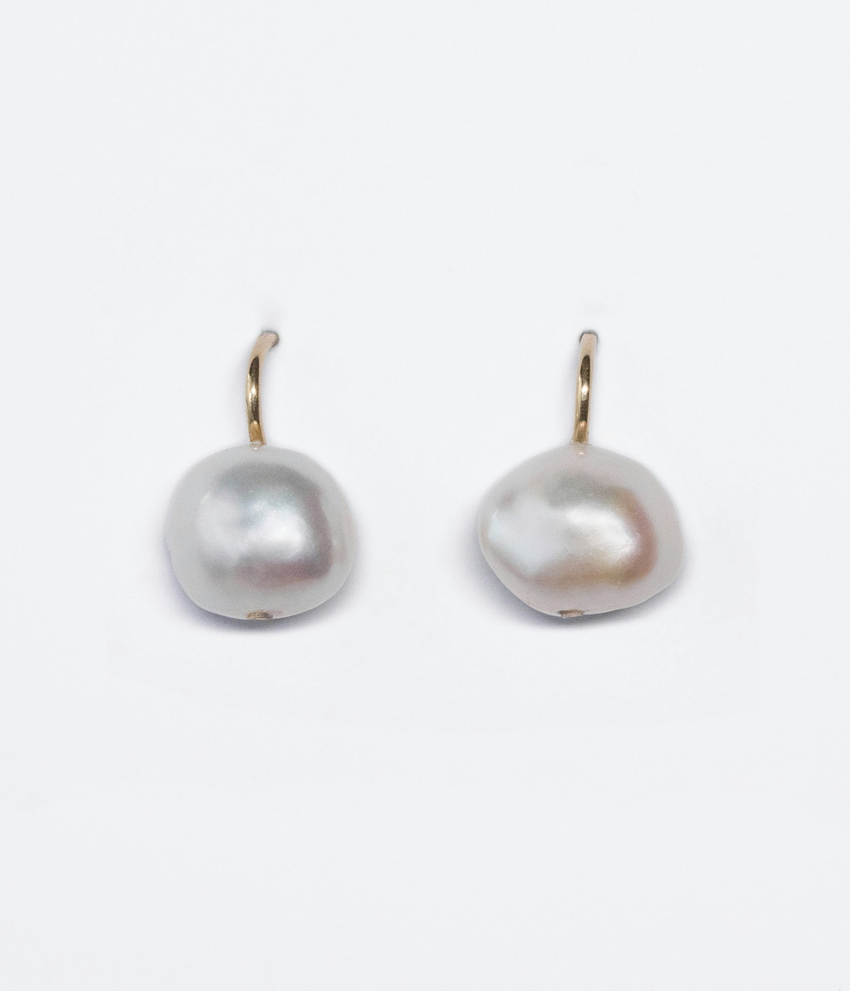 Dangle Baroque pearl earrings