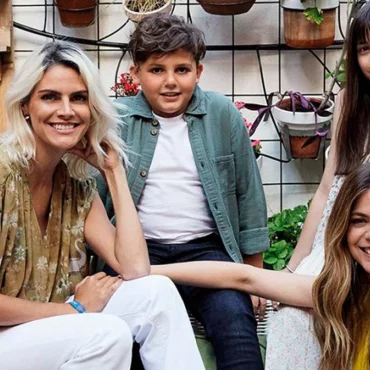 Amaia Salamanca y Manuela Velasco se unen por la sonrisa de los niños