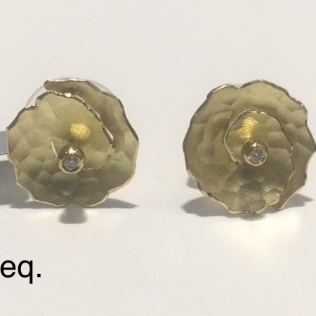 Pendientes oro 18 k y btes