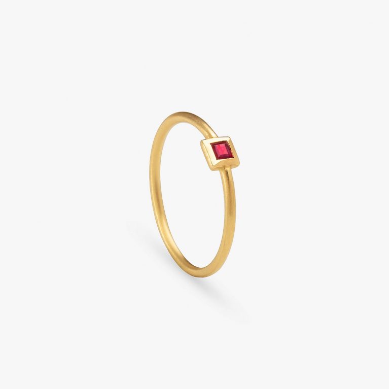 Anillo Simple y Rubí Princesa
