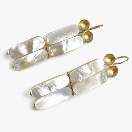 joyas_pepealba_pendientes_nacar_oro_discos_grandes_noche.jpg