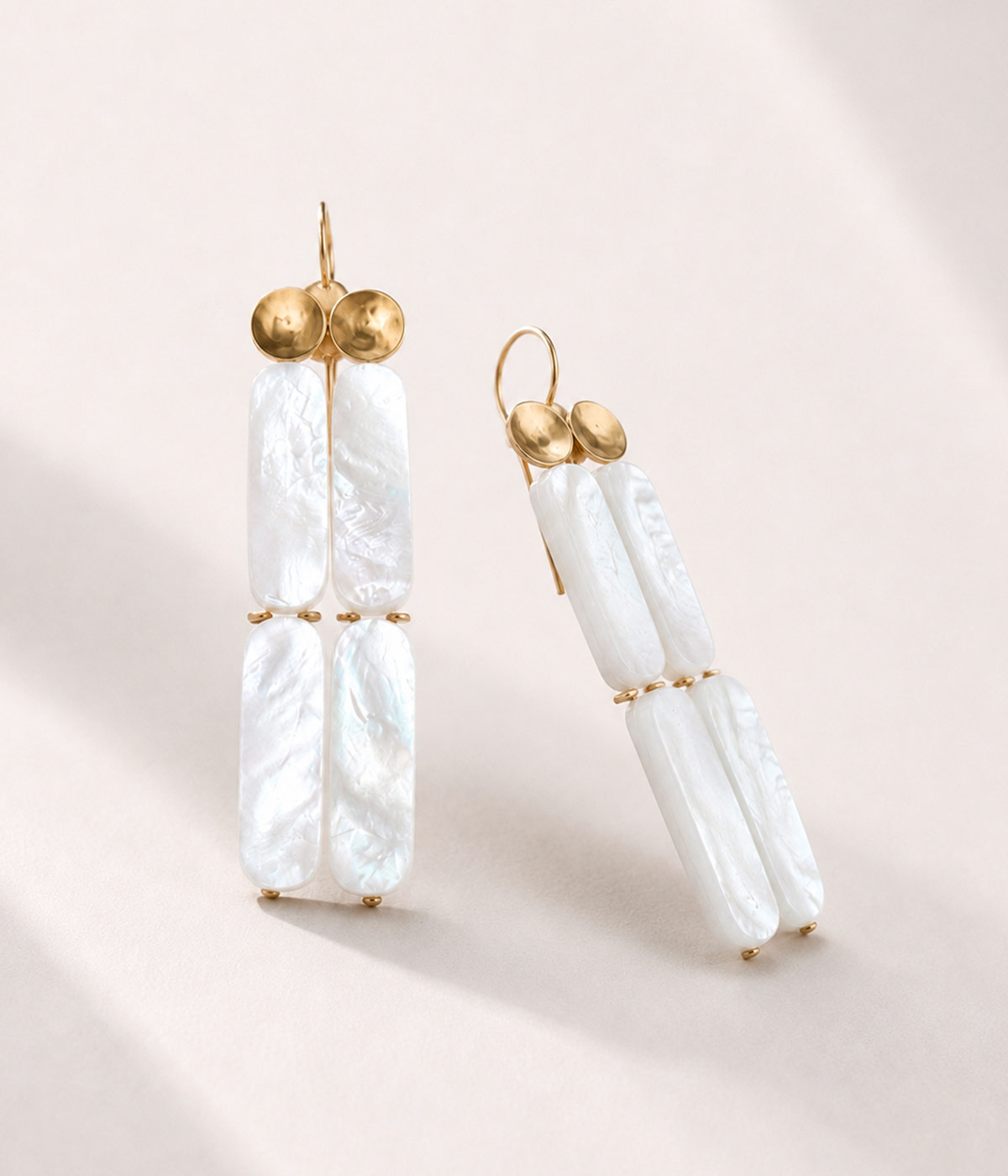 ___joyas__pepe__alba__pendientes_nacar_oro_discos_grandes_noche.jpg